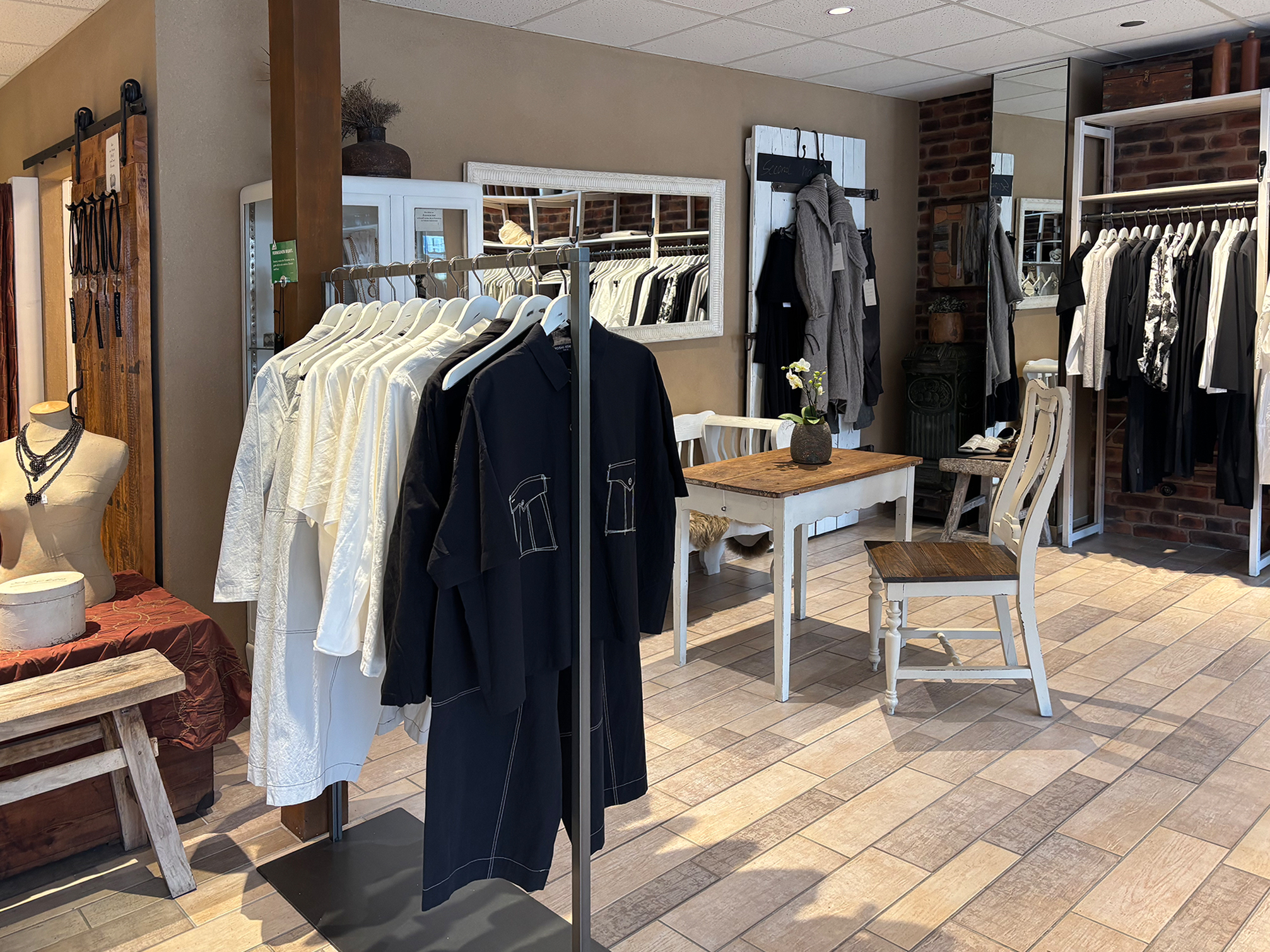 92727637_103490474655273_4795149235852935168_o